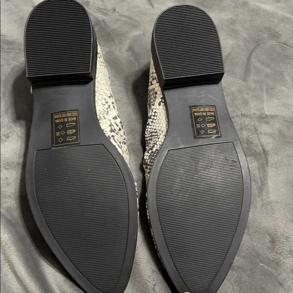 Shoes - Picture 3 of 4